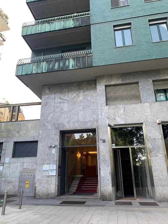 דירות Monolocale Con Vista Su Milano מילאנו